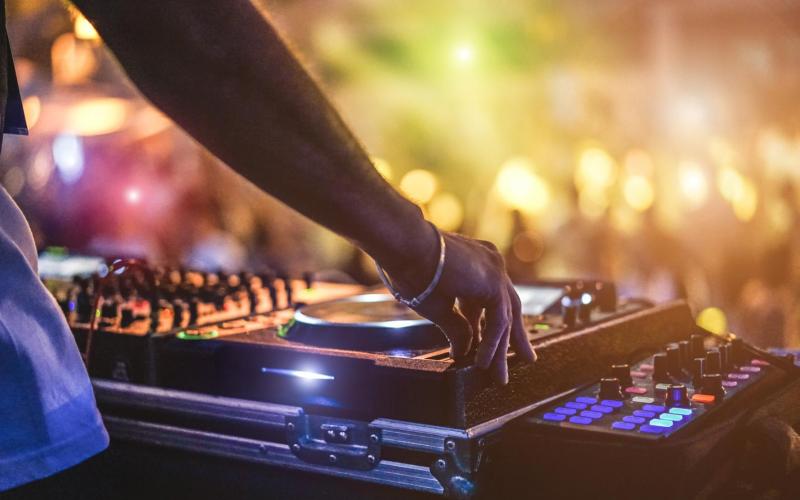 Christmas DJ